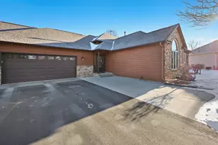 1820 Case Ln, Saint Cloud, MN 56303 - Photo 4