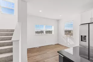 3163 Clover Ridge Dr, Chaska, MN 55318 - Photo 4