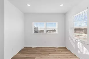 3163 Clover Ridge Dr, Chaska, MN 55318 - Photo 6