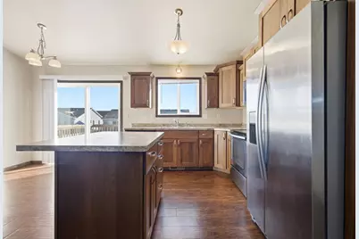 6038 59th Street S, Fargo, ND 58104 - Photo 2