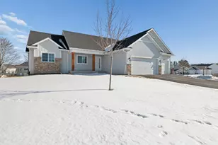 580 Alaska Loop, Cambridge, MN 55008 - Photo 2