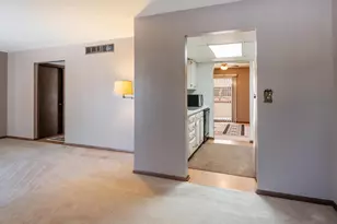 1604 Meadow Cir SE, Rochester, MN 55904 - Photo 14