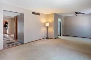 1604 Meadow Cir SE, Rochester, MN 55904 - Photo 16