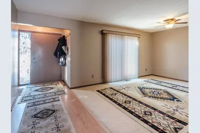 1604 Meadow Circle SE, Rochester, MN 55904 - Photo 6