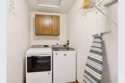 2406 County Road D W #4, Roseville, MN 55112 - Photo 18