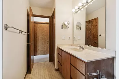 2406 County Road D W #4, Roseville, MN 55112 - Photo 12