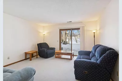2406 County Road D W #4, Roseville, MN 55112 - Photo 14