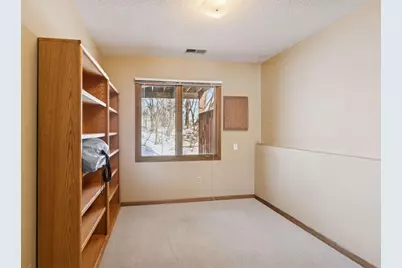 2406 County Road D W #4, Roseville, MN 55112 - Photo 16
