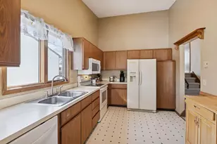 2406 County Rd D West, Roseville, MN 55112 - Photo 8