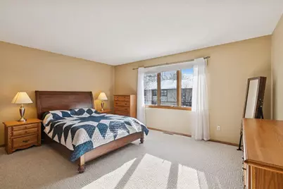 2406 County Road D W #4, Roseville, MN 55112 - Photo 10