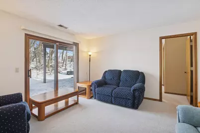 2406 County Road D W #4, Roseville, MN 55112 - Photo 16