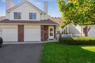 547 Old Steine Cir, New Brighton, MN 55112 - Photo 2