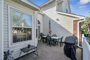 547 Old Steine Cir, New Brighton, MN 55112 - Photo 4