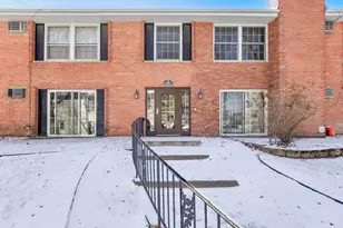 810 Old Settlers Trail, Hopkins, MN 55343 - Photo 2