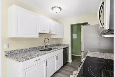 810 Old Settlers Trail #3, Hopkins, MN 55343 - Photo 4