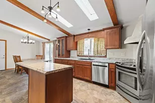 902 Cheryl Ave, Marshall, MN 56258 - Photo 8