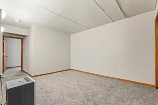 902 Cheryl Ave, Marshall, MN 56258 - Photo 34