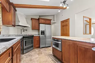 902 Cheryl Ave, Marshall, MN 56258 - Photo 6