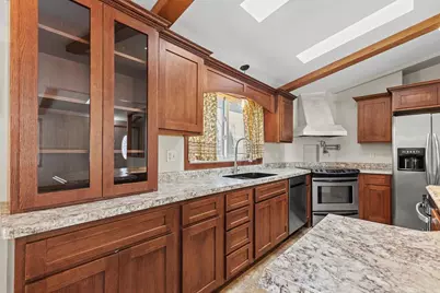 902 Cheryl Avenue, Marshall, MN 56258 - Photo 4