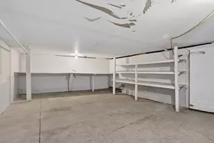 8601 Cherokee Dr N, Brooklyn Park, MN 55428 - Photo 34