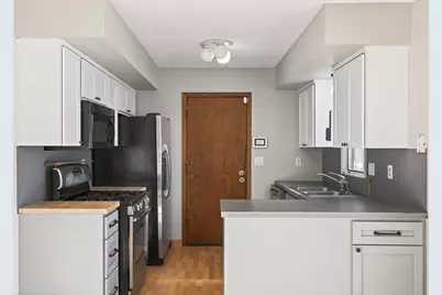 8601 Cherokee Drive N, Brooklyn Park, MN 55428 - Photo 14