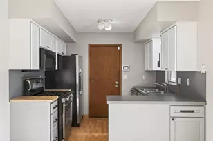 8601 Cherokee Dr N, Brooklyn Park, MN 55428 - Photo 14