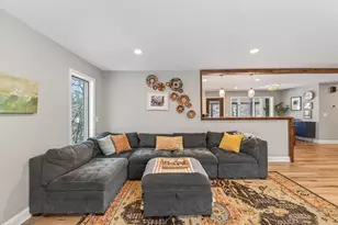 1610 Briarwood Ave, Mahtomedi, MN 55115 - Photo 14