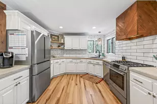 1610 Briarwood Ave, Mahtomedi, MN 55115 - Photo 2