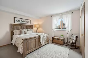 78 10th St E, Saint Paul, MN 55101 - Photo 18