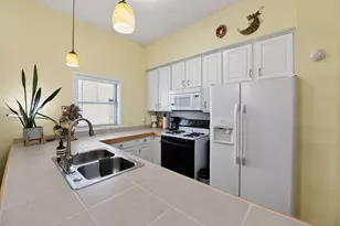 2433 Columbus Ct, Minneapolis, MN 55404 - Photo 14