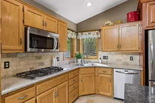 356 Pendryn Hill Curve, Woodbury, MN 55125 - Photo 12
