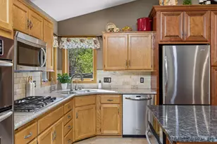 356 Pendryn Hill Curve, Woodbury, MN 55125 - Photo 10