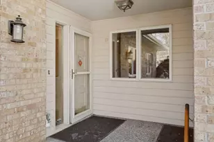 7701 Pondwood Dr, Edina, MN 55439 - Photo 4