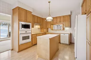 7701 Pondwood Dr, Edina, MN 55439 - Photo 18