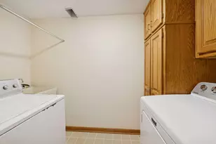 7701 Pondwood Dr, Edina, MN 55439 - Photo 42