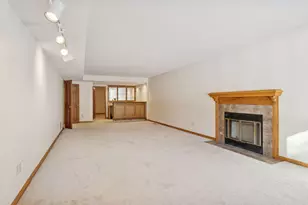 7701 Pondwood Dr, Edina, MN 55439 - Photo 34