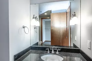 317 Groveland Ave, Minneapolis, MN 55403 - Photo 14