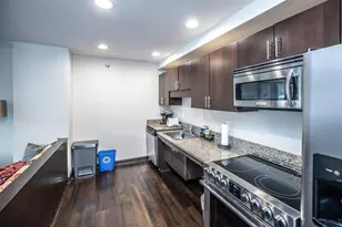 317 Groveland Ave, Minneapolis, MN 55403 - Photo 22