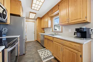 518 Birch Ln, Moorhead, MN 56560 - Photo 8