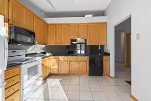 801 Southcross Dr E, Burnsville, MN 55306 - Photo 8