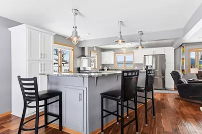 408 17th Street E, Hastings, MN 55033 - Photo 2