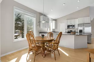 16550 Irwinton Cir, Lakeville, MN 55044 - Photo 4