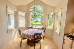 19782 Waterford Ct, Shorewood, MN 55331 - Photo 4