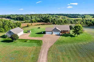 35219 Isetta Trail NE, Cambridge, MN 55008 - Photo 4