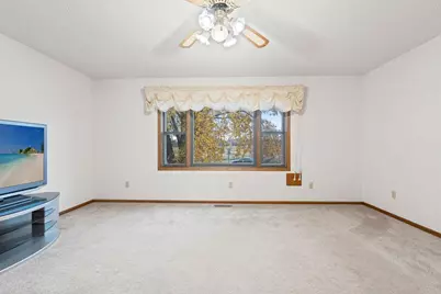 425 W Franklin Street, Morristown, MN 55052 - Photo 20