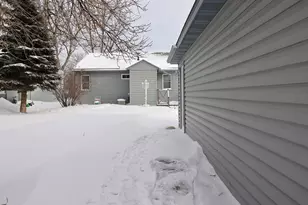 307 10 1/2 Street N, Wahpeton,  58075 - Photo 34