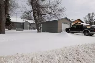 307 10 1/2 Street N, Wahpeton,  58075 - Photo 36