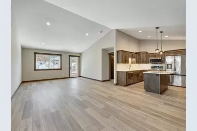 230 S Chestnut Street, Ellsworth, WI 54011 - Photo 6