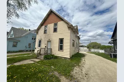 1009 E Center Street, Rochester, MN 55904 - Photo 2