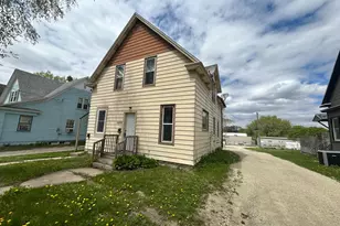 1009 E Center St, Rochester, MN 55904 - Photo 2